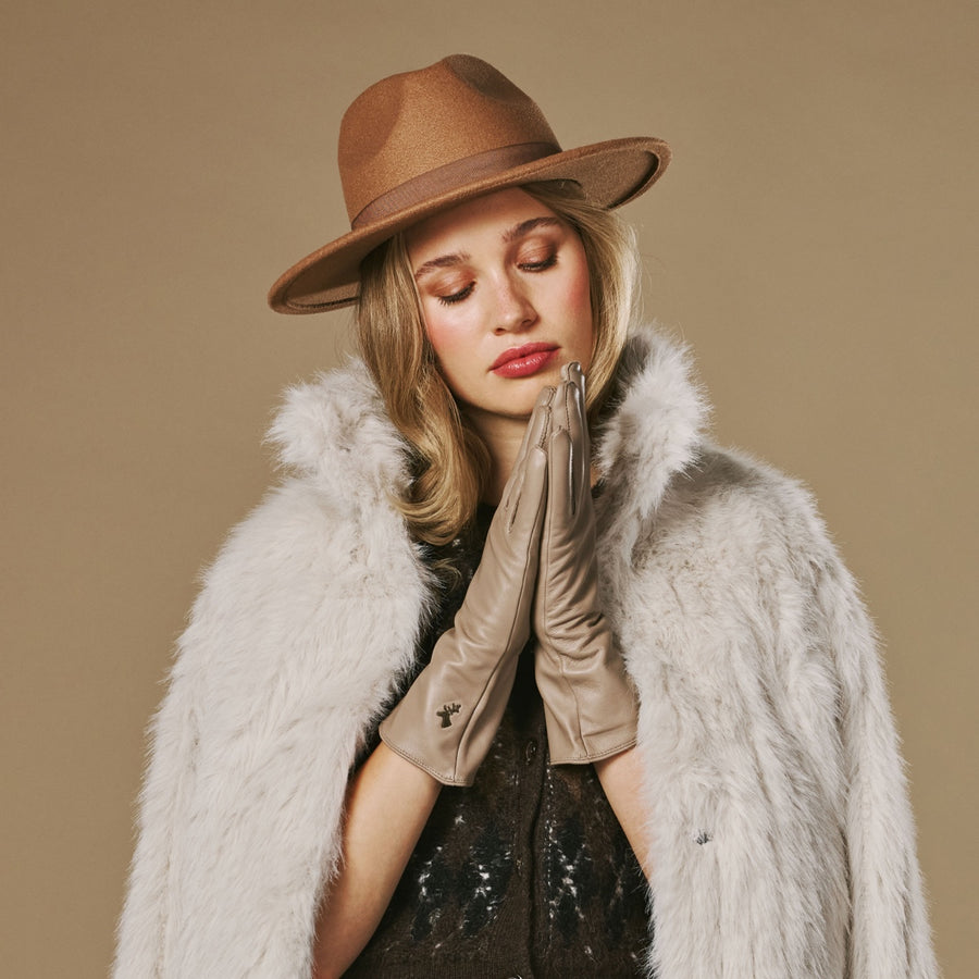 Emma - taupe - Extra-long sheepskin leather gloves with luxurious cashmere lining & touchscreen feature - Schwartz & von Halen - US -  5